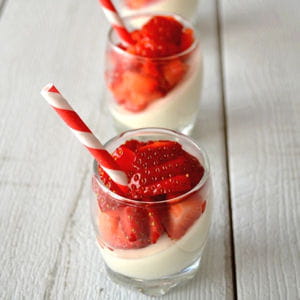 panna cotta vanillees aux fraises