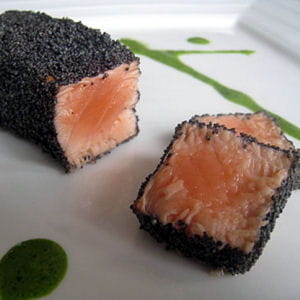25 saumon en habit noir et sa sauce verte lucile raulot 300