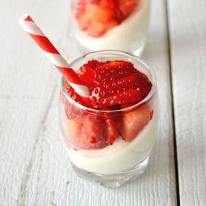 12panna cotta vanillees aux fraises