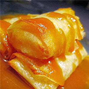 Nems de pommes au gingembre et sauce caramel