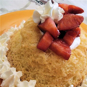 Baba au rhum aux fraises