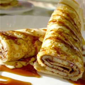 Cr&ecirc;pes roul&eacute;es au caramel au beurre sal&eacute; 