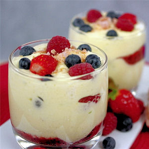 Tiramisu aux fruits rouges en verrine
