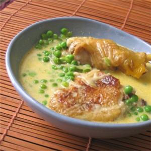 Fricass&eacute;e de poulet cr&eacute;meuse aux petits pois 