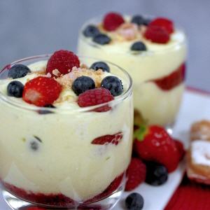 Tiramisu aux fruits rouges en verrine 