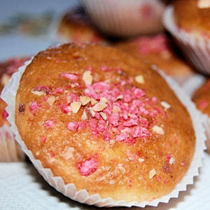 Mini cakes aux pralines roses et au citron