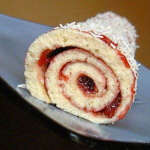 G&acirc;teau roul&eacute; &agrave; la fraise