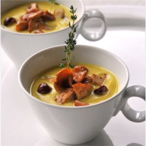 Velout&eacute; de butternut aux chanterelles  