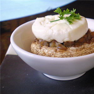 Champignon &agrave; la confiture d'oignon, fromage frais