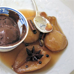 Poires épicées au Banyuls, sorbet chocolat 