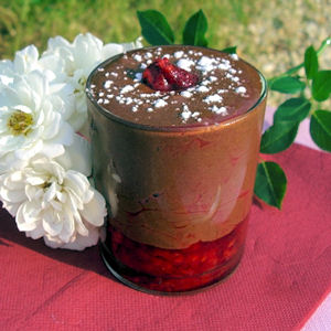 Mousse au chocolat sur lit de framboises