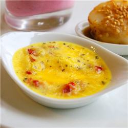 Cr&egrave;me br&ucirc;l&eacute;e au parmesan, tomates s&eacute;ch&eacute;es et basilic
