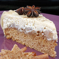 Cheesecake poires caram&eacute;lis&eacute;es et pain d'&eacute;pices
