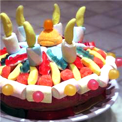 Gâteau d'anniversaire au chocolat et aux bonbons (recette  - gateau anniversaire enfant bonbon