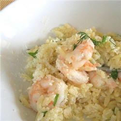 Risotto de pâtes aux crevettes et aux herbes