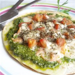 Pizza au pesto d'&eacute;pinards et au saumon fum&eacute;  